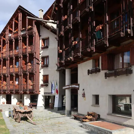 Locazione Turistica La Piazza Comfort-2 Daire *