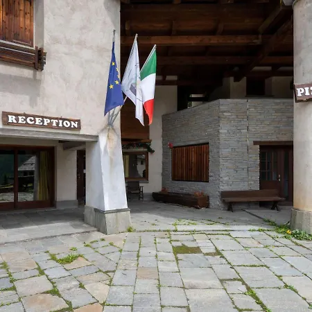 Daire Locazione Turistica La Piazza Comfort-2 *
